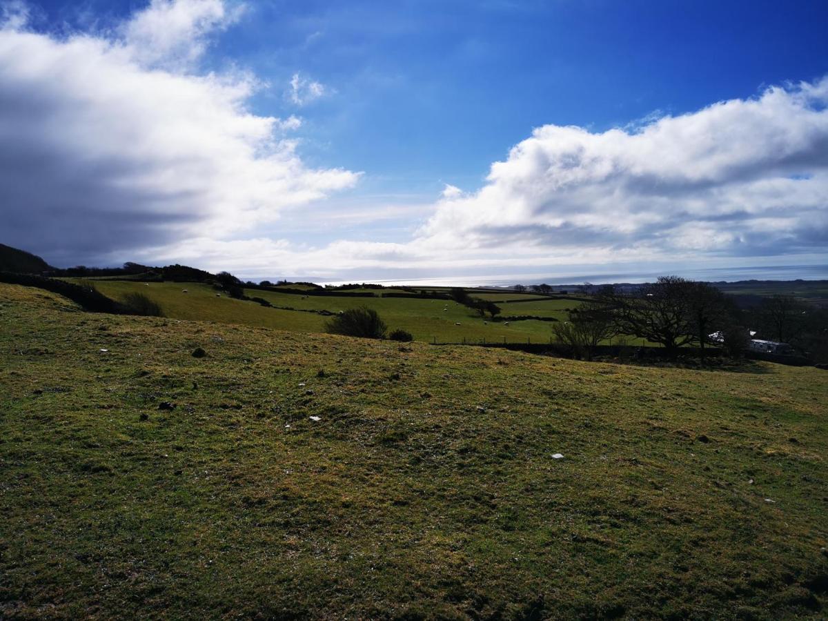 Ty Gwennol Near Gilfach Goch Apartman Llanbedr  Kültér fotó