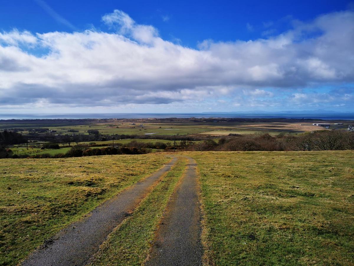 Ty Gwennol Near Gilfach Goch Apartman Llanbedr  Kültér fotó