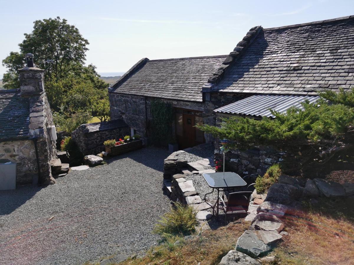 Ty Gwennol Near Gilfach Goch Apartman Llanbedr  Kültér fotó