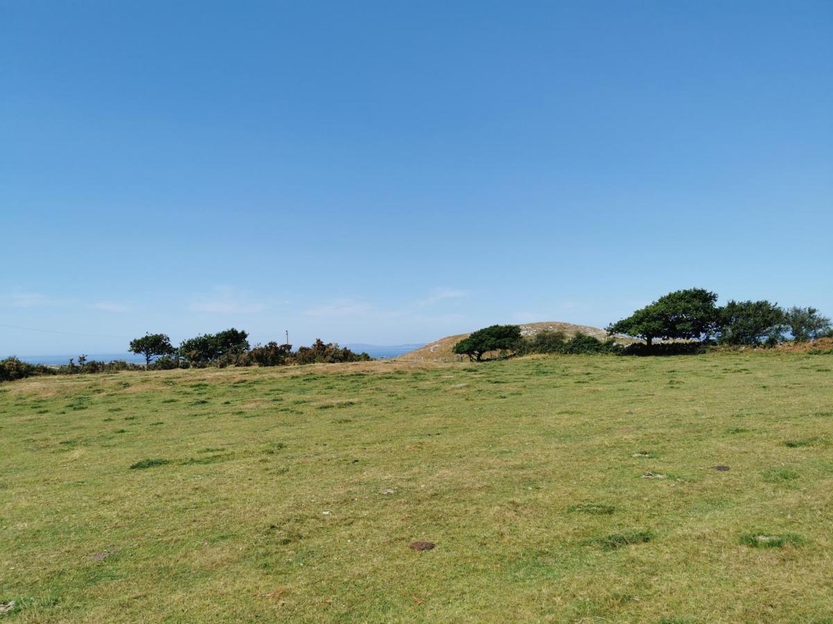 Ty Gwennol Near Gilfach Goch Apartman Llanbedr  Kültér fotó